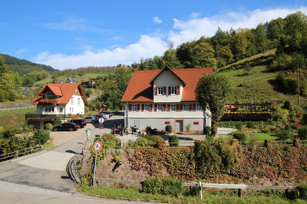 Hotel - Gasthof Blume Oppenau Εξωτερικό φωτογραφία