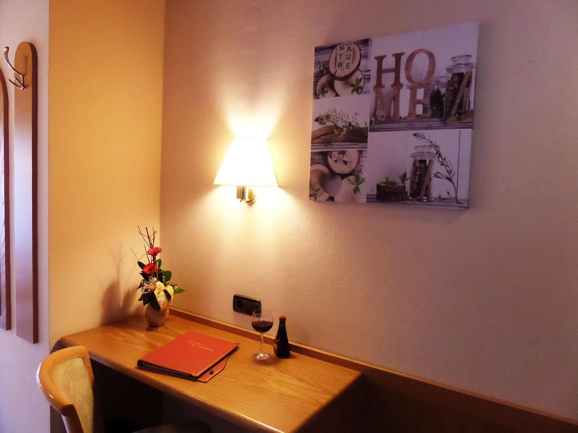 Hotel - Gasthof Blume Oppenau Εξωτερικό φωτογραφία